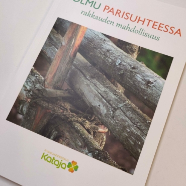 Solmu parisuhteessa -kirja